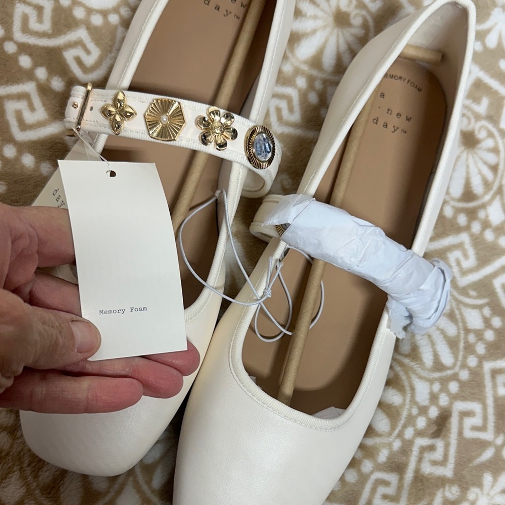 A New Day Women's White Loafers - Picture 10 of 10